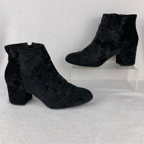SO Womens Heeled Black Cut Velvety Fabric Ankle Boots Side Zip Chunky Heel US 10 - Picture 3 of 12